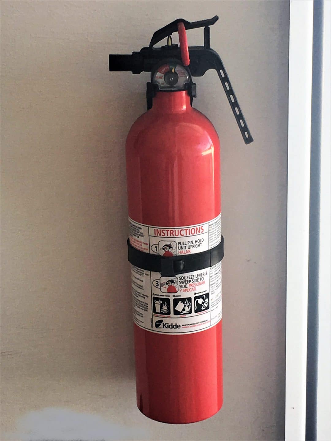 Fire Extinguisher with wall mount holder 39.00 Super Lawn Trucks