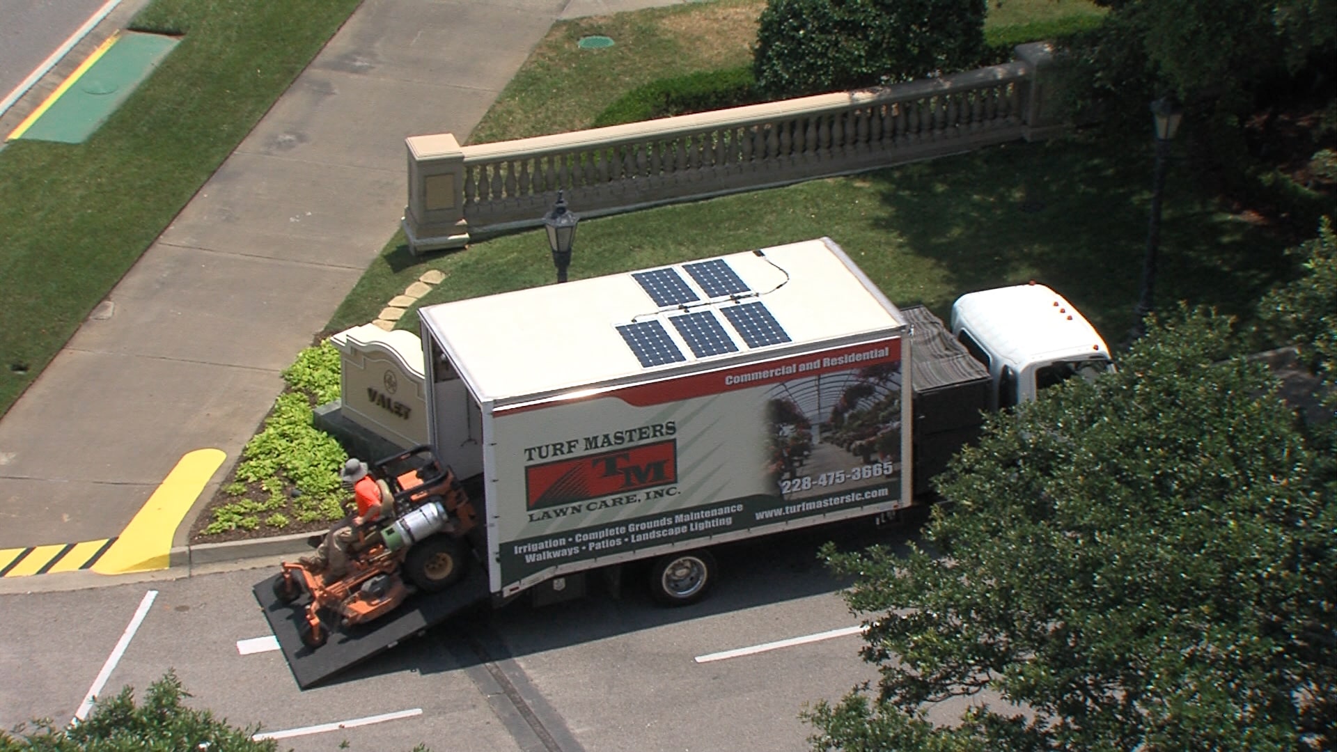Super Mobile Solar Powered Charging System Transforms Lawn and Landscape Industry!