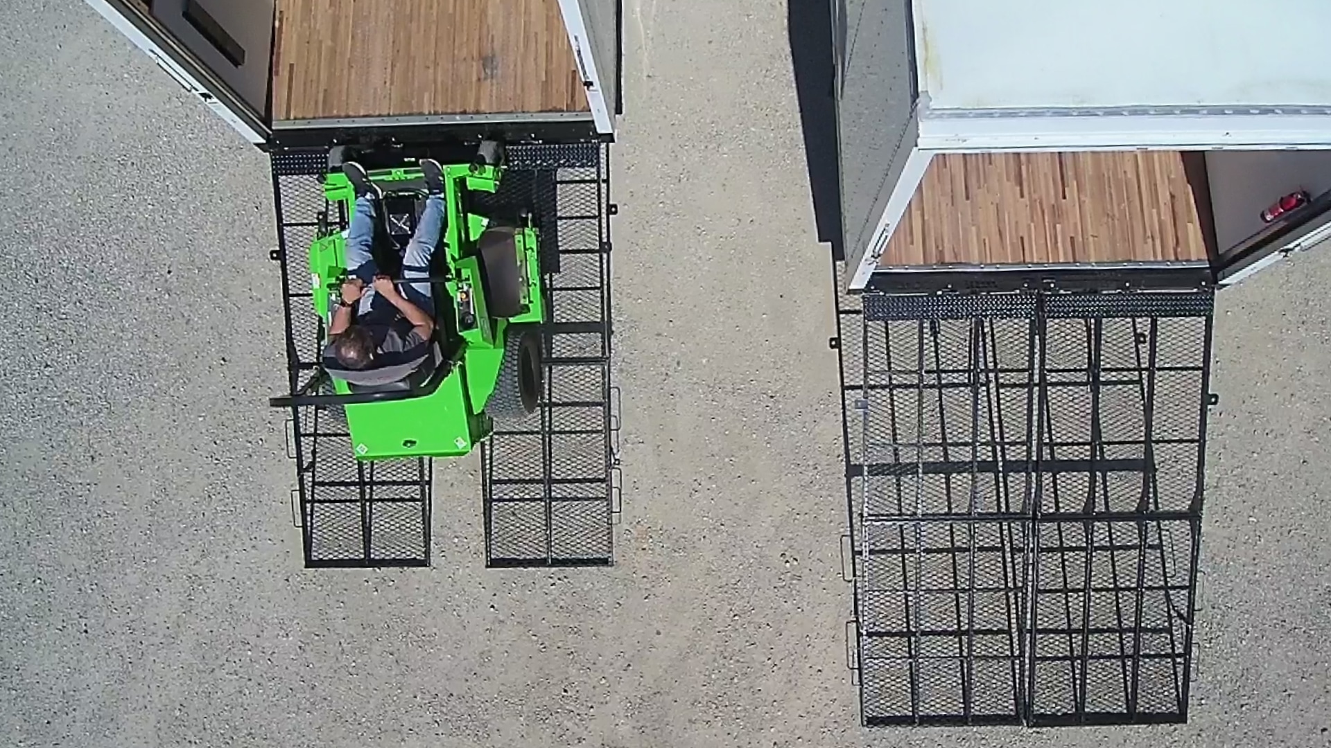 MR550 Manual Loading Ramp Super Lawn Trucks