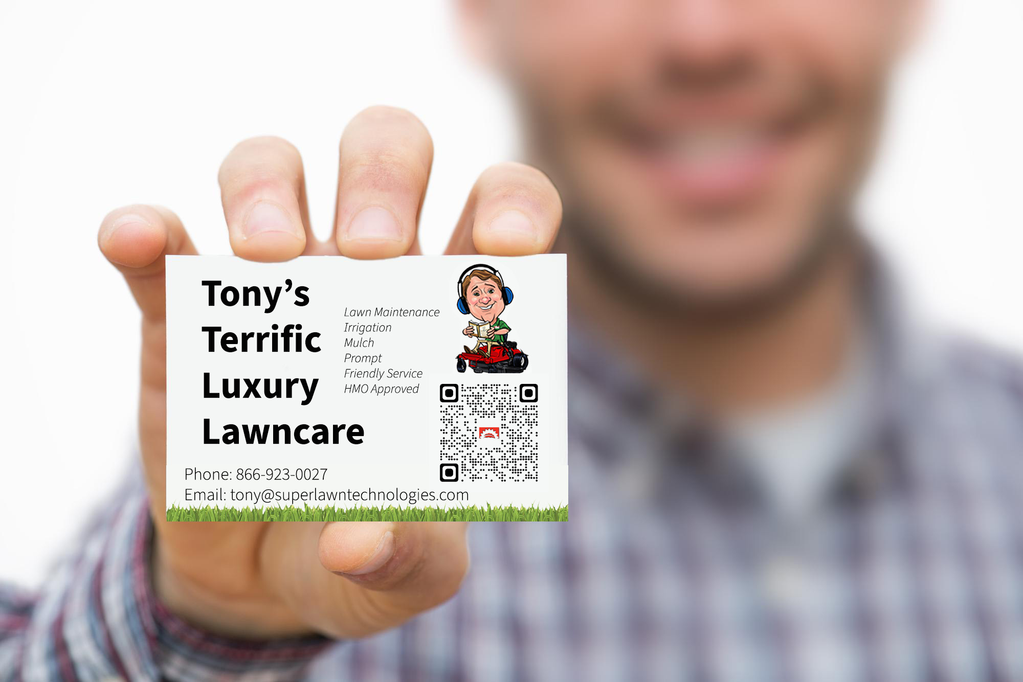Should Landscapers Still Carry Business Cards?