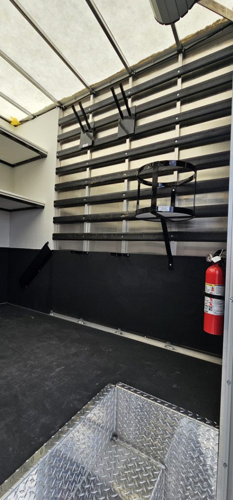 *NEW 2025 Isuzu Gas 1U4, Single Cab, Super Contractor Truck with 48″ Door and 8 Foot Dump *Ready for Immediate Delivery*