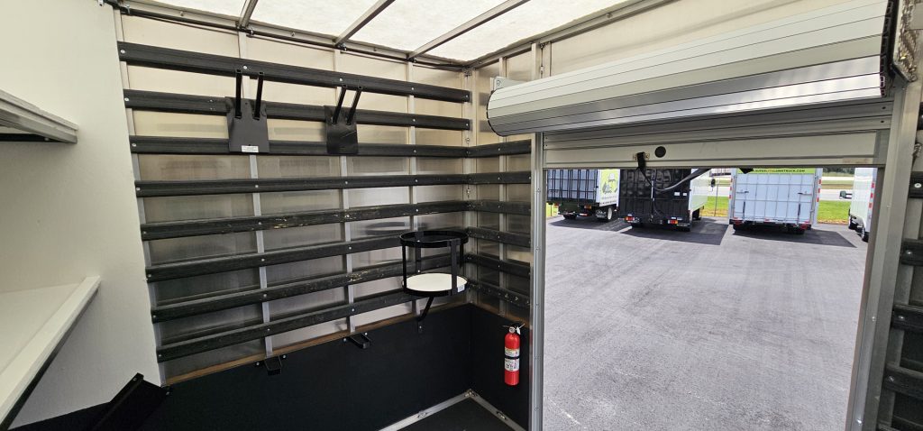 *NEW 2025 Isuzu Gas 1U4, Single Cab, Super Contractor Truck with 48″ Door and 8 Foot Dump *Ready for Immediate Delivery*