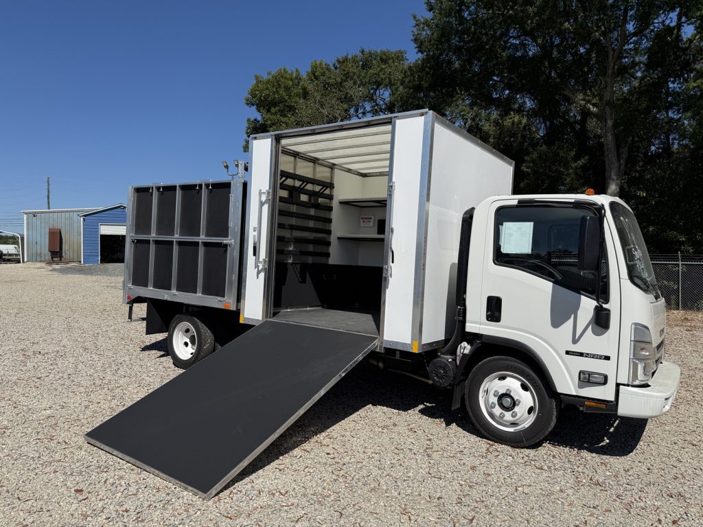 *NEW 2025 Isuzu, 1U404 Gas, Single Cab Aluminum Composite Super Contractor Truck *Under Construction*