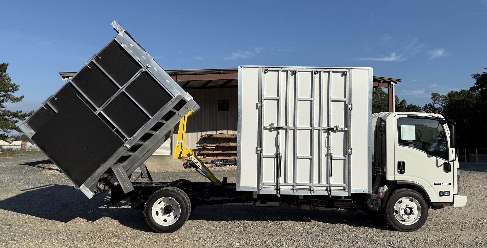 *NEW 2025 Isuzu, 1U404 Gas, Single Cab Aluminum Composite Super Contractor Truck *Under Construction*