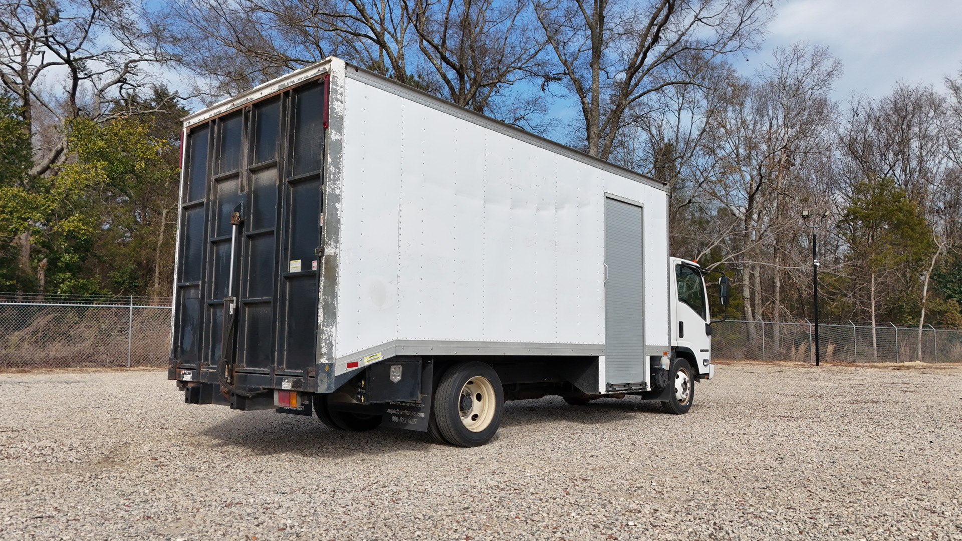 *USED 2017 Isuzu, 1F404 Gas, Single Cab, 18 Foot, Eco Series