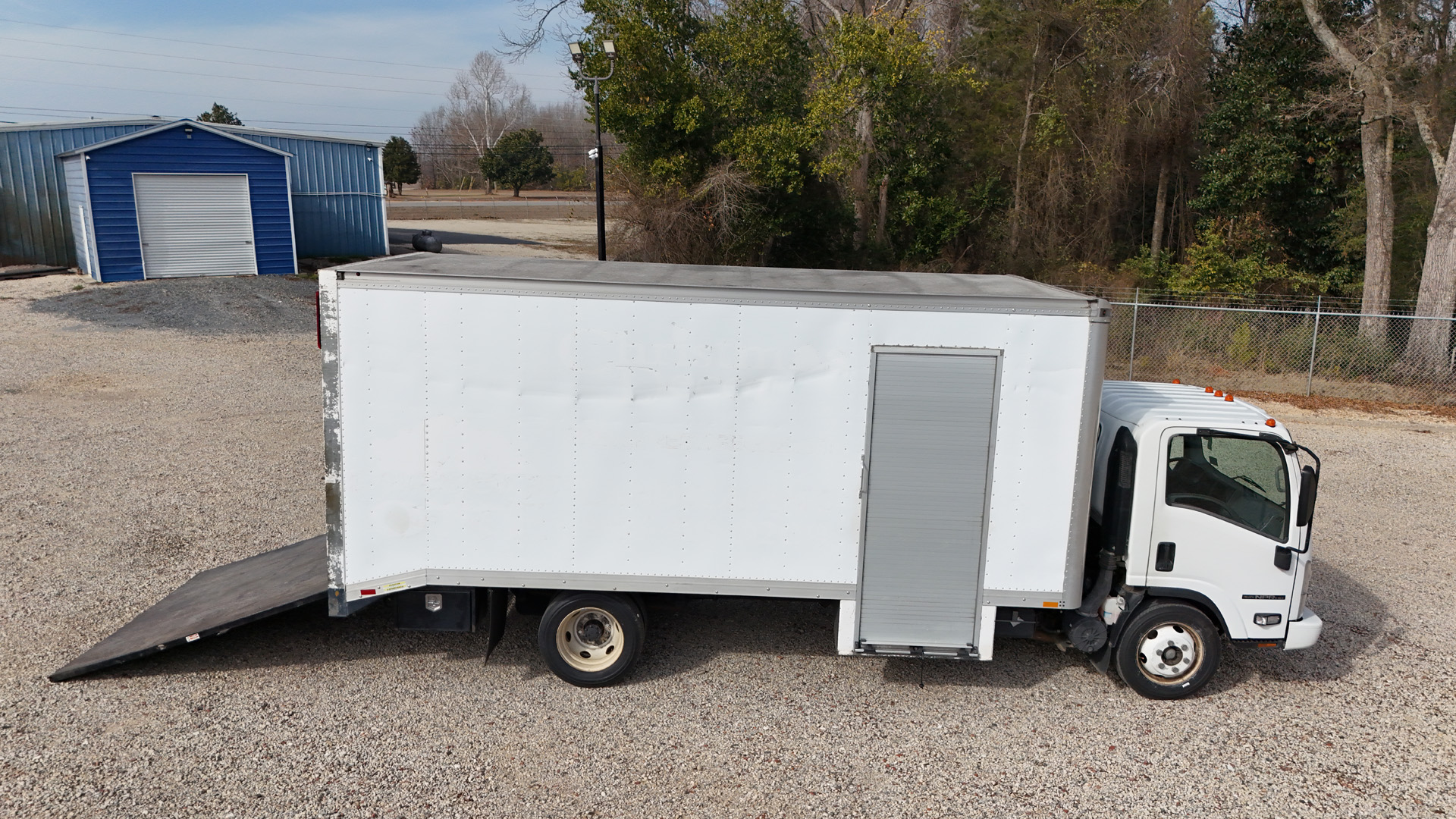 *USED 2017 Isuzu, 1F404 Gas, Single Cab, 18 Foot, Eco Series