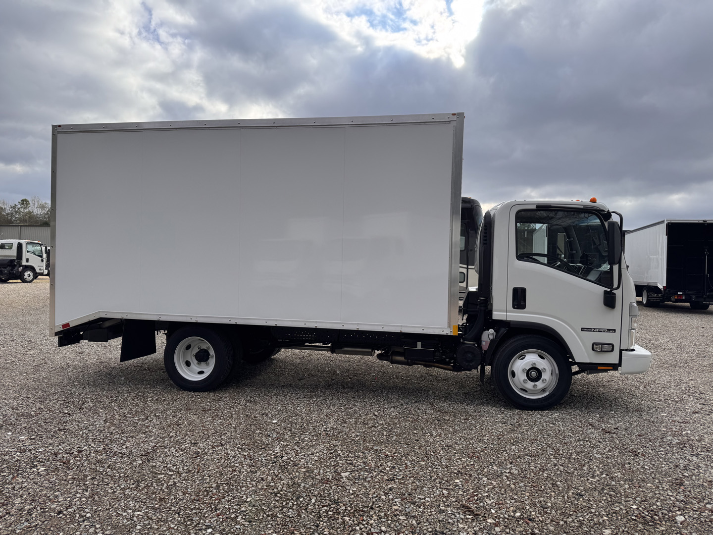 *NEW 2026 Isuzu, 1C304 Gas, Single Cab, 16 Foot Super Lite Eco Series