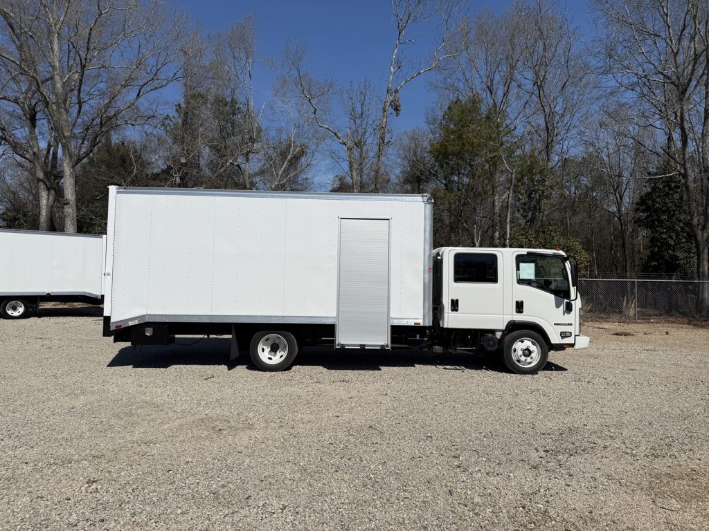 *NEW 2026 Isuzu, 1G404 Gas, Crew Cab, 18 Foot Eco Series with 36 inch Roll-Up Side Door *Under Construction*