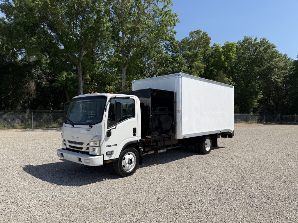*NEW 2026 Isuzu, 1F404 Gas, Single Cab, 16 Foot Eco Series with Debris Dumper and 36 Inch Roll Up Door
