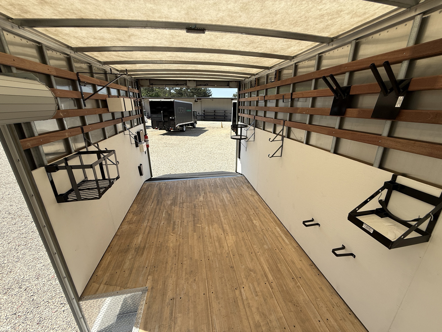 *NEW 2026 Isuzu, 1F404 Gas, Single Cab, 16 Foot Eco Series with Debris Dumper and 36 Inch Roll Up Door