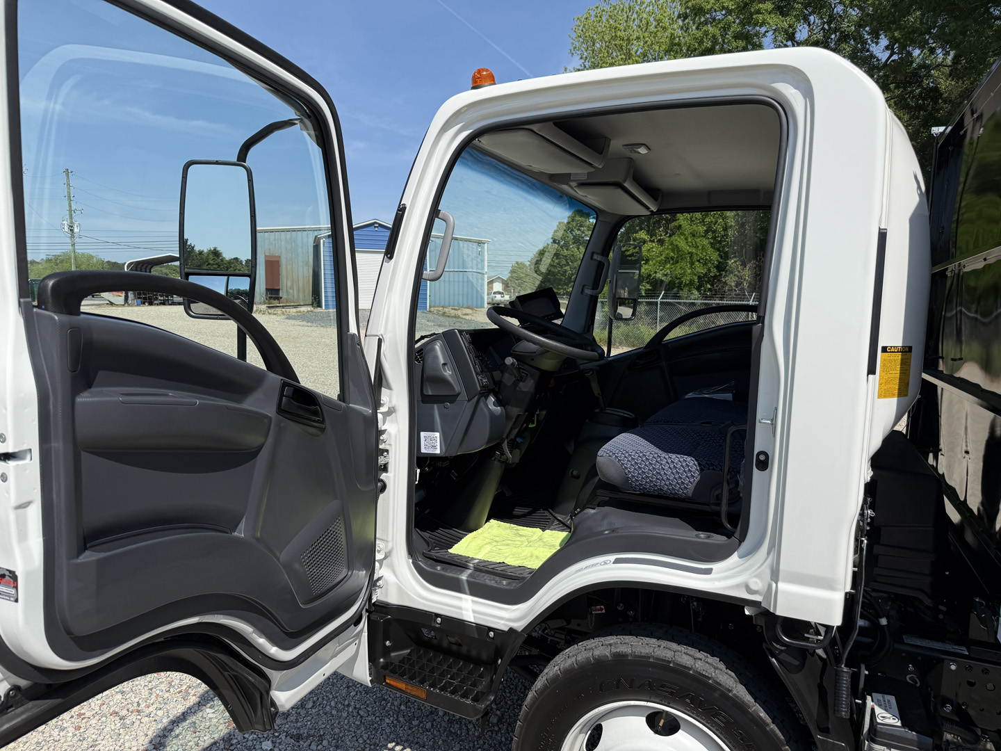 *NEW 2026 Isuzu, 1F404 Gas, Single Cab, 16 Foot Eco Series with Debris Dumper and 36 Inch Roll Up Door