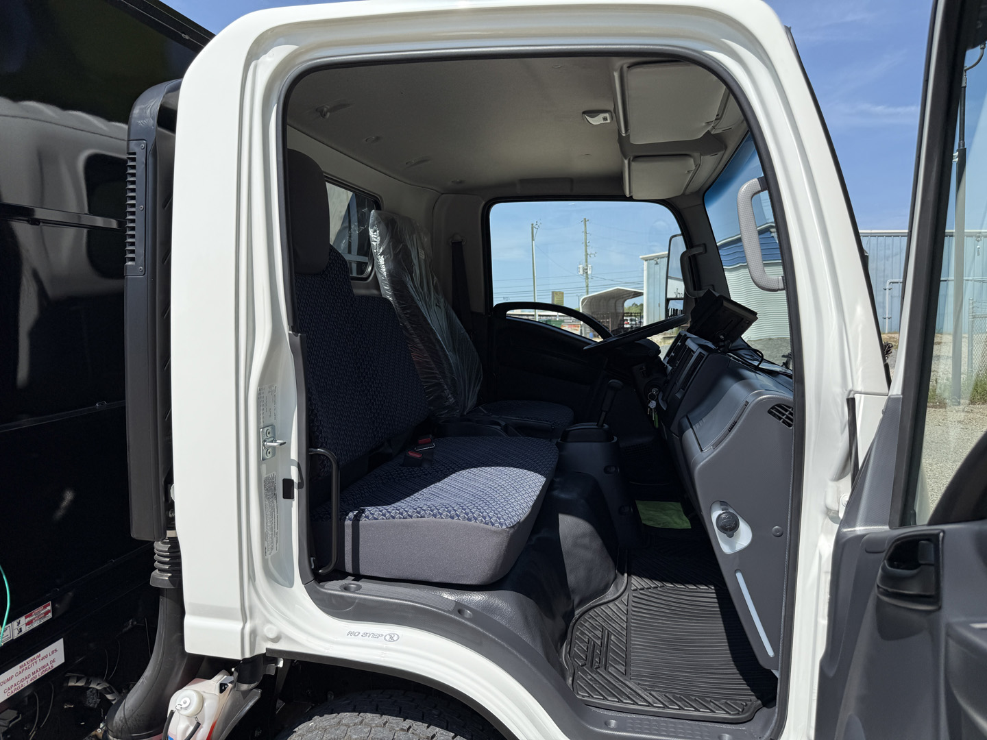 *NEW 2026 Isuzu, 1F404 Gas, Single Cab, 16 Foot Eco Series with Debris Dumper and 36 Inch Roll Up Door