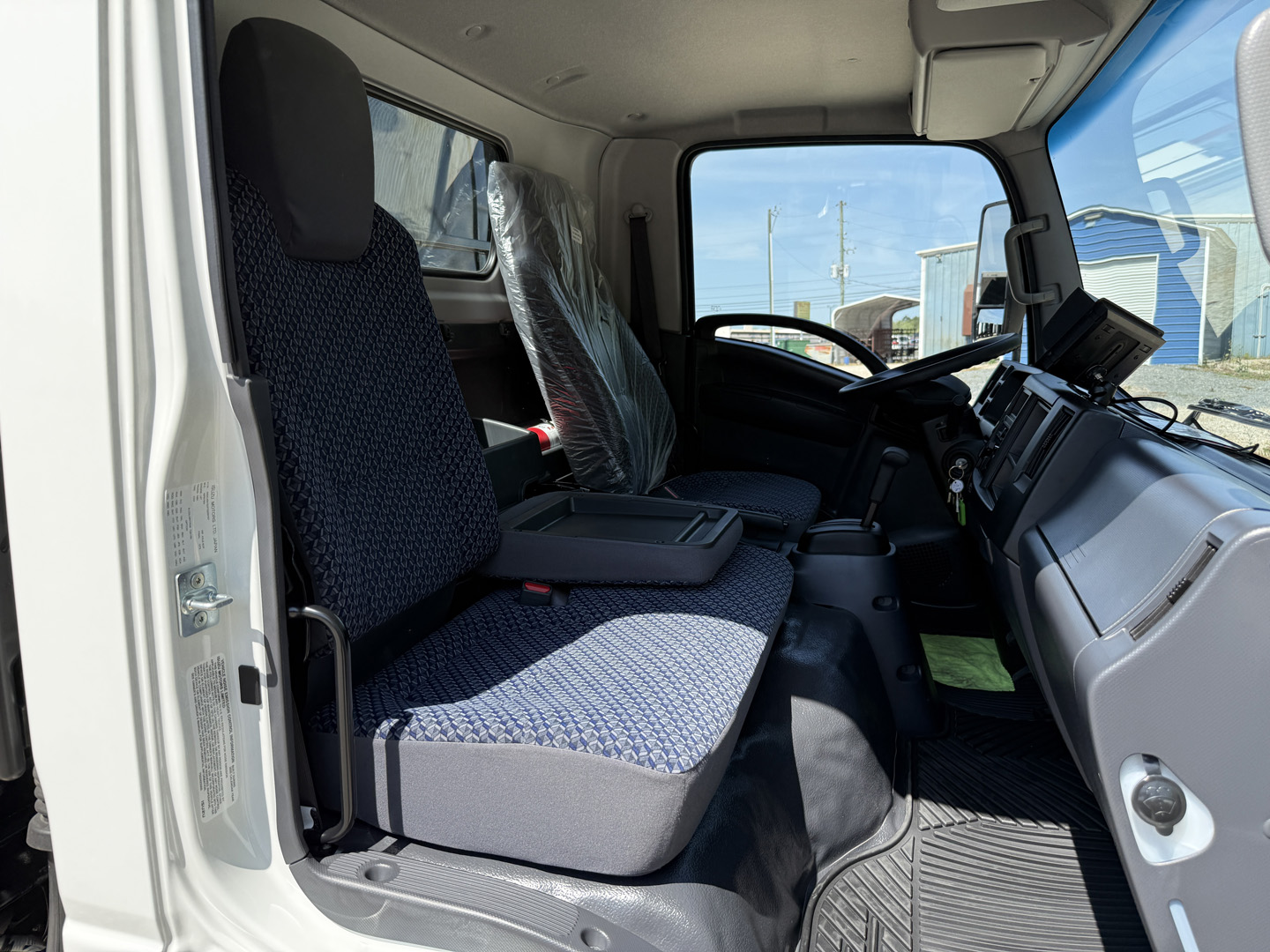 *NEW 2026 Isuzu, 1F404 Gas, Single Cab, 16 Foot Eco Series with Debris Dumper and 36 Inch Roll Up Door