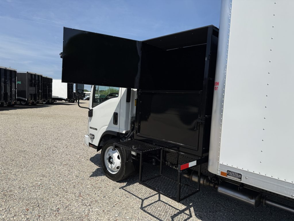 *NEW 2026 Isuzu, 1F404 Gas, Single Cab, 16 Foot Eco Series with Debris Dumper and 36 Inch Roll Up Door