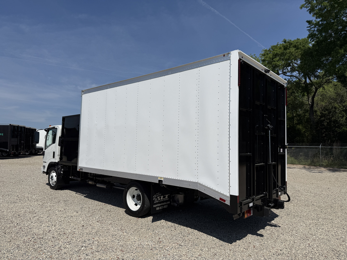 *NEW 2026 Isuzu, 1F404 Gas, Single Cab, 16 Foot Eco Series with Debris Dumper and 36 Inch Roll Up Door