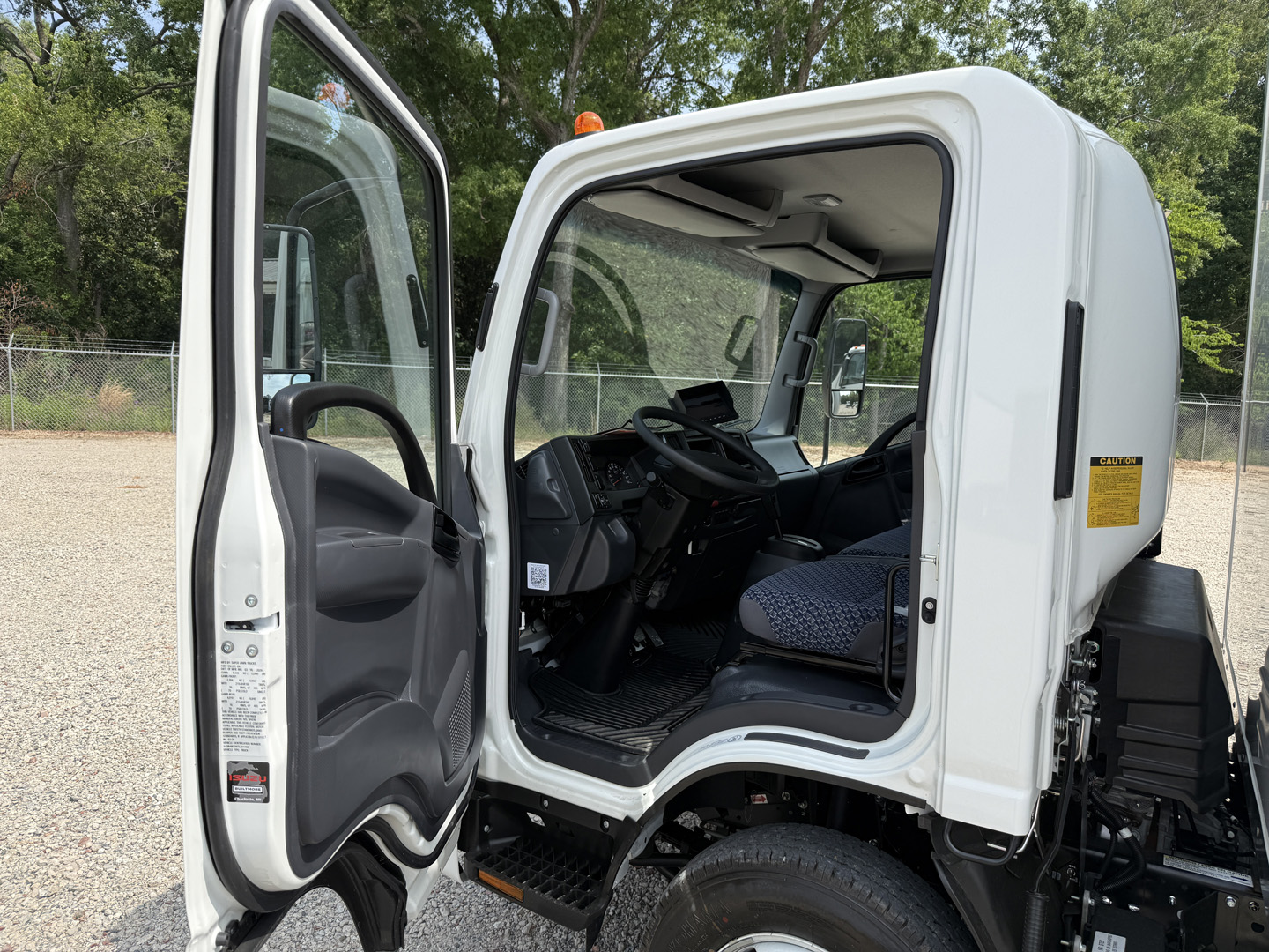 *NEW 2026 Isuzu, 1C304 Gas, Single Cab, 16 Foot Super Lite Eco Series