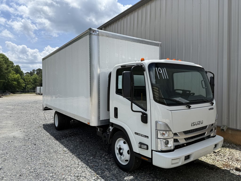 *NEW 2026 Isuzu, 1F404 Gas, Single Cab, 18 Foot Eco Series