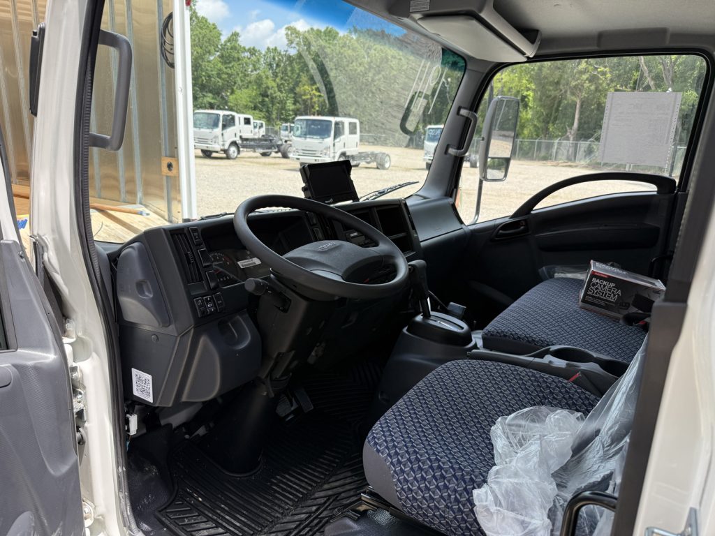 *NEW 2026 Isuzu, 1F404 Gas, Single Cab, 18 Foot Eco Series