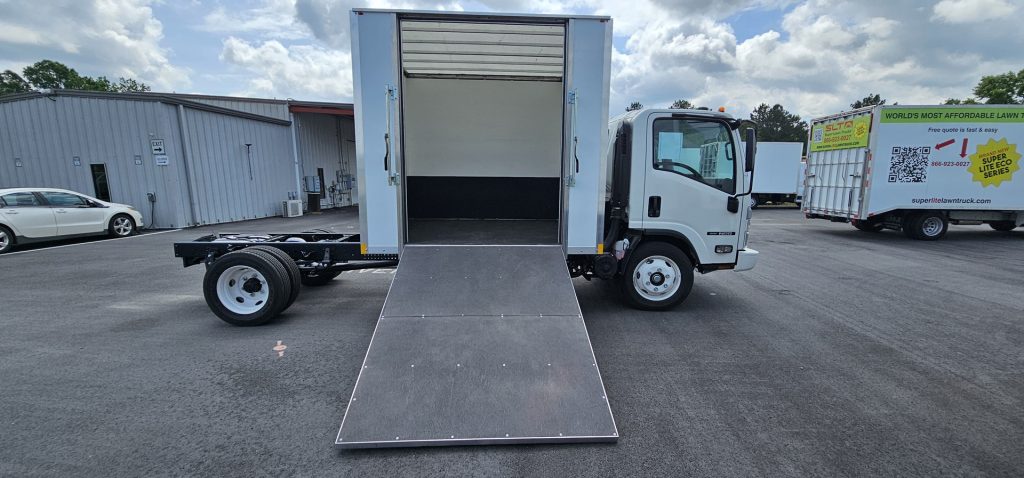 *NEW 2025 Isuzu Gas 1U4, Single Cab, Super Contractor Truck No Dump