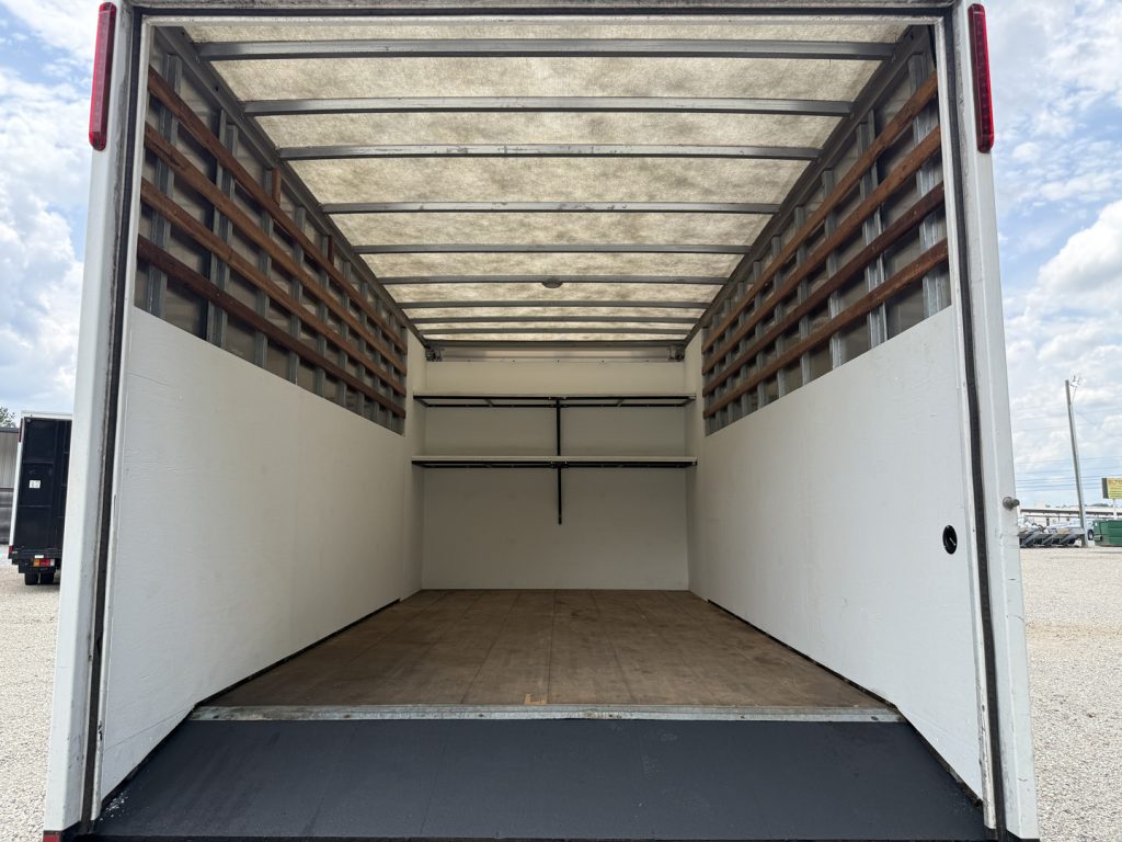 *USED 2022 Isuzu, 1V404, Crew Cab 16 Foot Eco Series