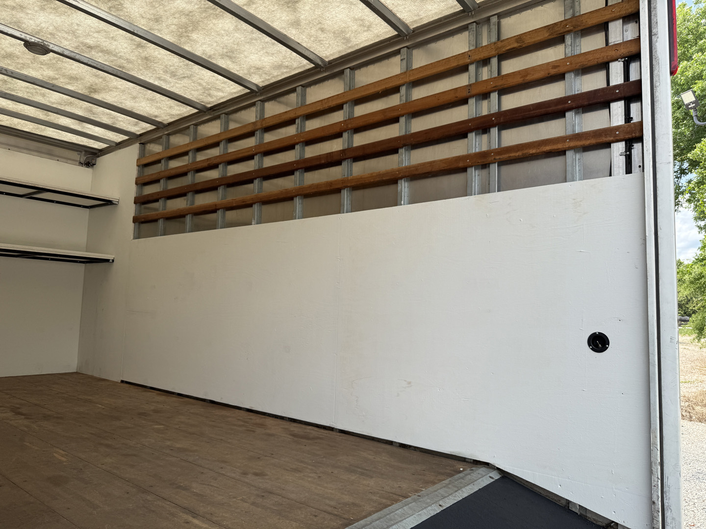 *USED 2022 Isuzu, 1V404, Crew Cab 16 Foot Eco Series