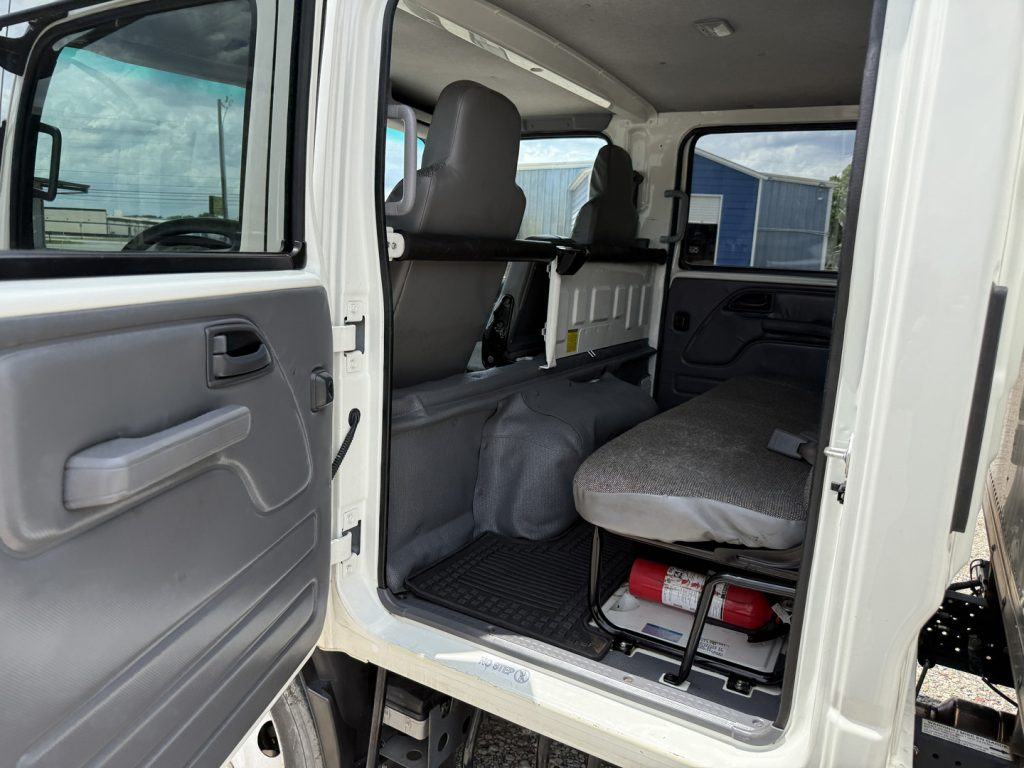 *USED 2022 Isuzu, 1V404, Crew Cab 16 Foot Eco Series