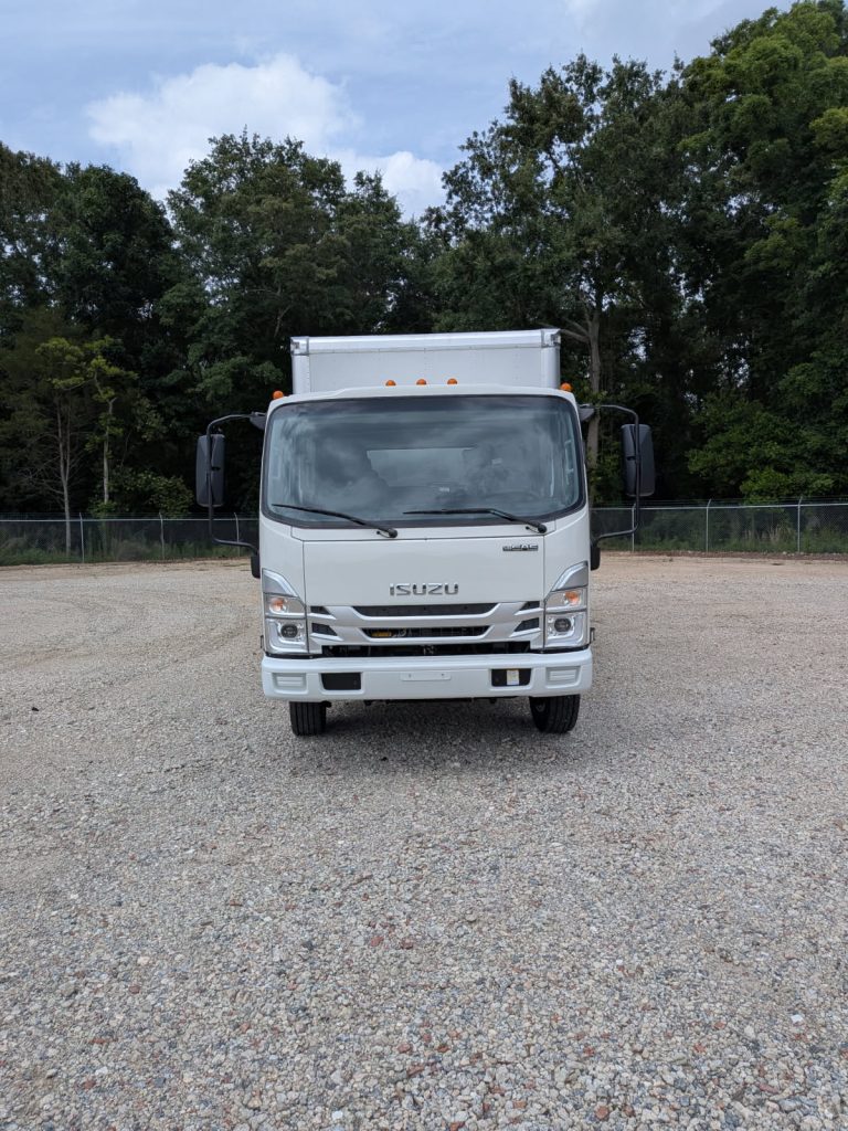 *NEW 2026 Isuzu, 1G404 Gas, Crew Cab, 18 Foot Eco Series with 36 inch Roll-Up Side Door *Ready for Immediate Delivery