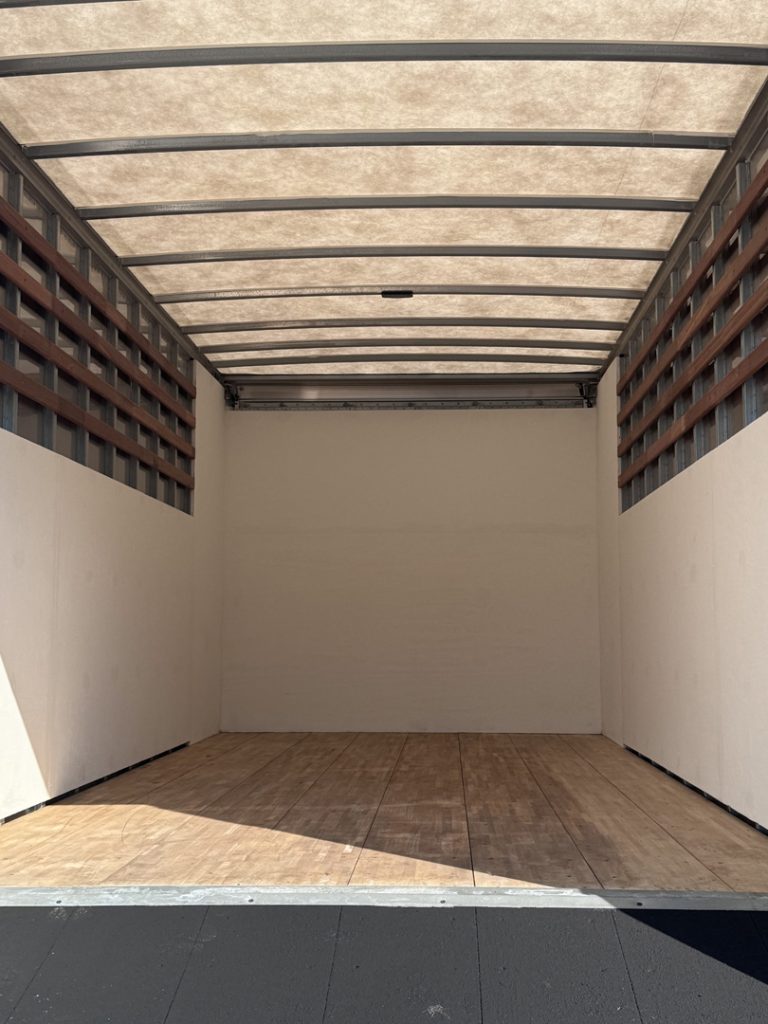 *NEW 2026 Isuzu, 1F404 Gas, Single Cab, 18 Foot Eco Series *SOLD*