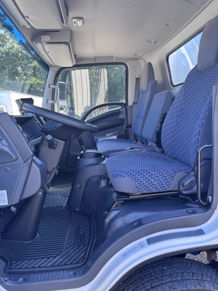 *NEW 2026 Isuzu, 1F404 Gas, Single Cab, 18 Foot Eco Series *SOLD*