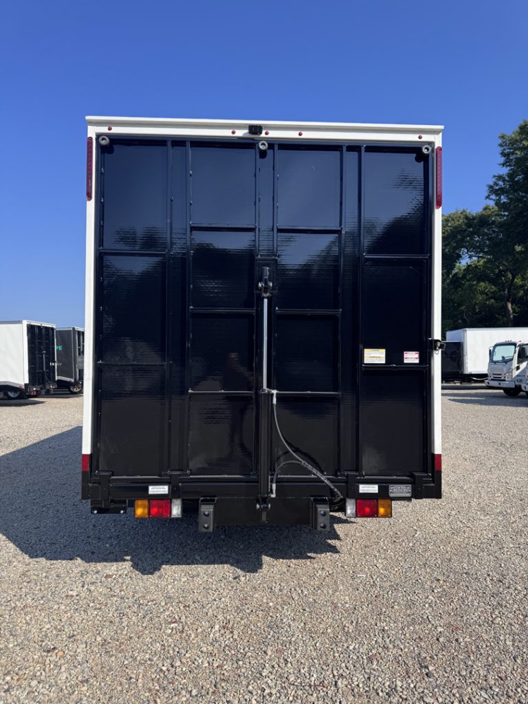 *NEW 2026 Isuzu, 1F404 Gas, Single Cab, 18 Foot Eco Series *SOLD*