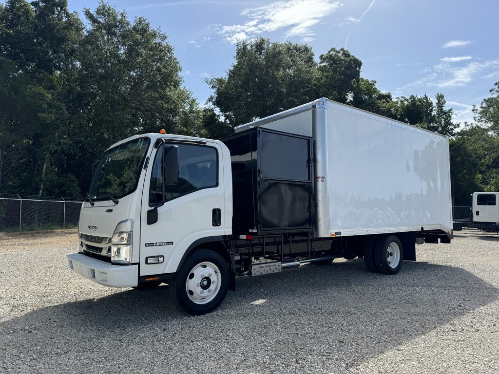 *NEW 2026 Isuzu, 1F404, Gas, Single Cab, 16′ Eco Series with 5.0 cu/yd Debris Dumper, No Side Door