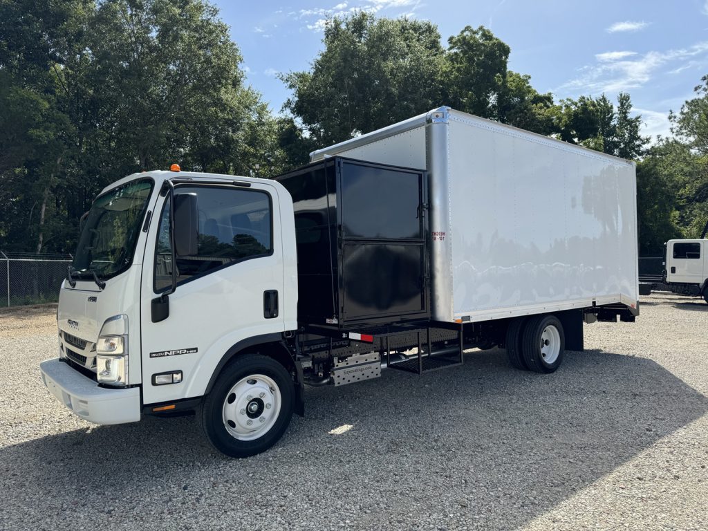 *NEW 2026 Isuzu, 1F404, Gas, Single Cab, 16′ Eco Series with 5.0 cu/yd Debris Dumper, No Side Door