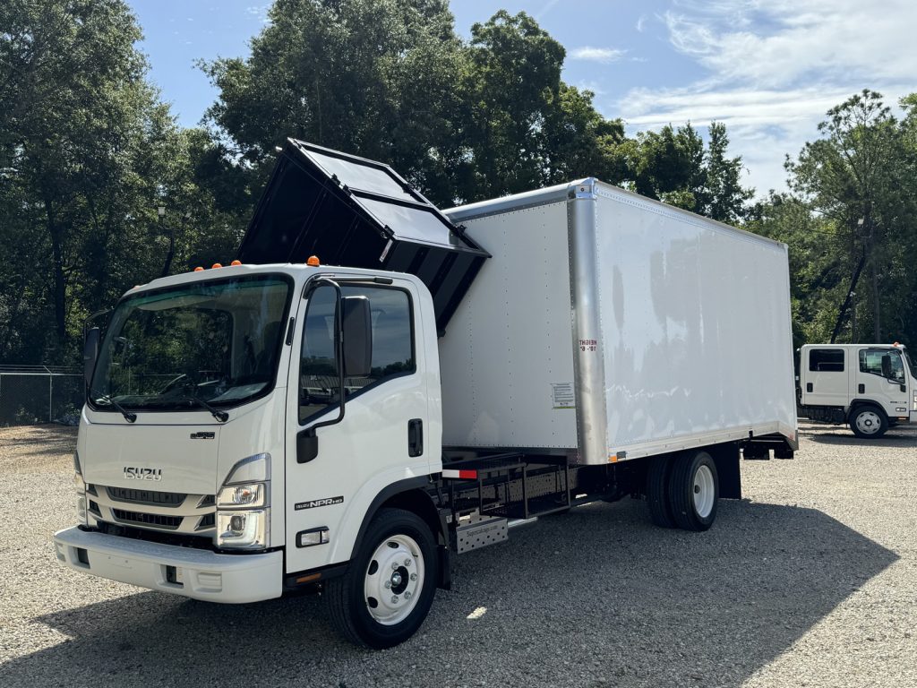 *NEW 2026 Isuzu, 1F404, Gas, Single Cab, 16′ Eco Series with 5.0 cu/yd Debris Dumper, No Side Door