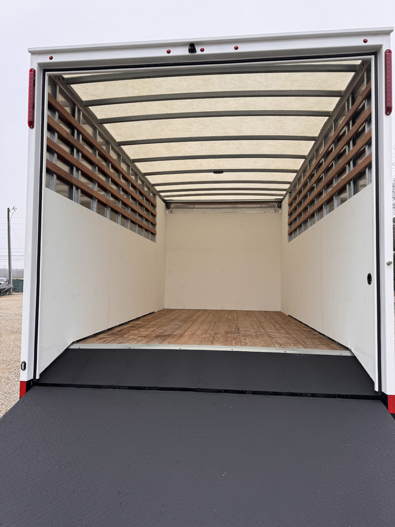 *NEW 2026 Isuzu, 1F404, Gas, Single Cab, 16′ Eco Series with 5.0 cu/yd Debris Dumper, No Side Door