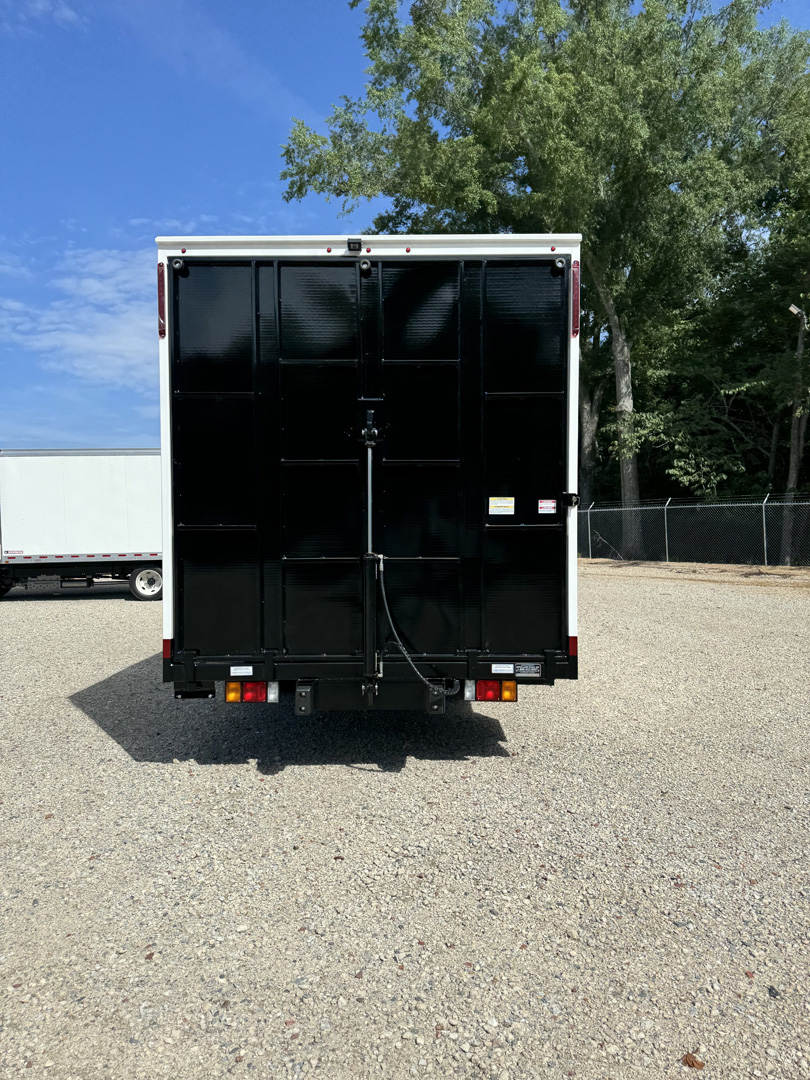 *NEW 2026 Isuzu, 1F404, Gas, Single Cab, 16′ Eco Series with 5.0 cu/yd Debris Dumper, No Side Door