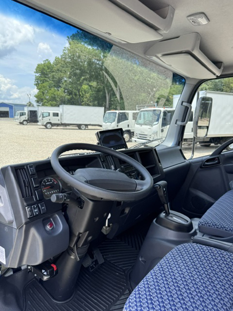 *NEW 2025 Isuzu Gas 1U4, Single Cab, 8′ Super Lite Contractor Truck with 8′ Steel Dump