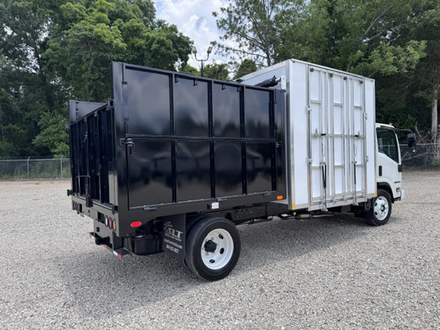 *NEW 2025 Isuzu Gas 1U4, Single Cab, 8′ Super Lite Contractor Truck with 8′ Steel Dump