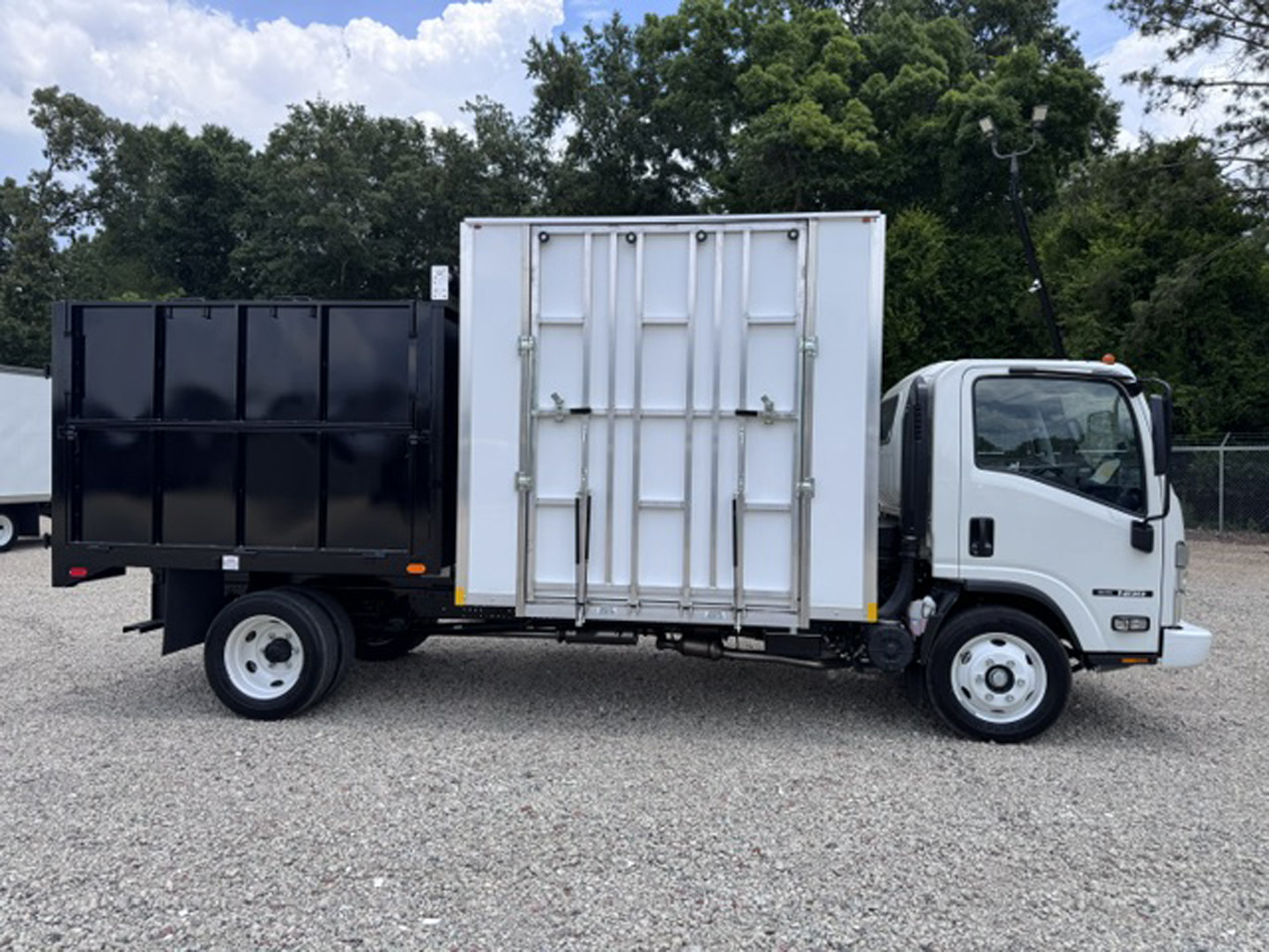 *NEW 2025 Isuzu Gas 1U4, Single Cab, 8′ Super Lite Contractor Truck with 8′ Steel Dump