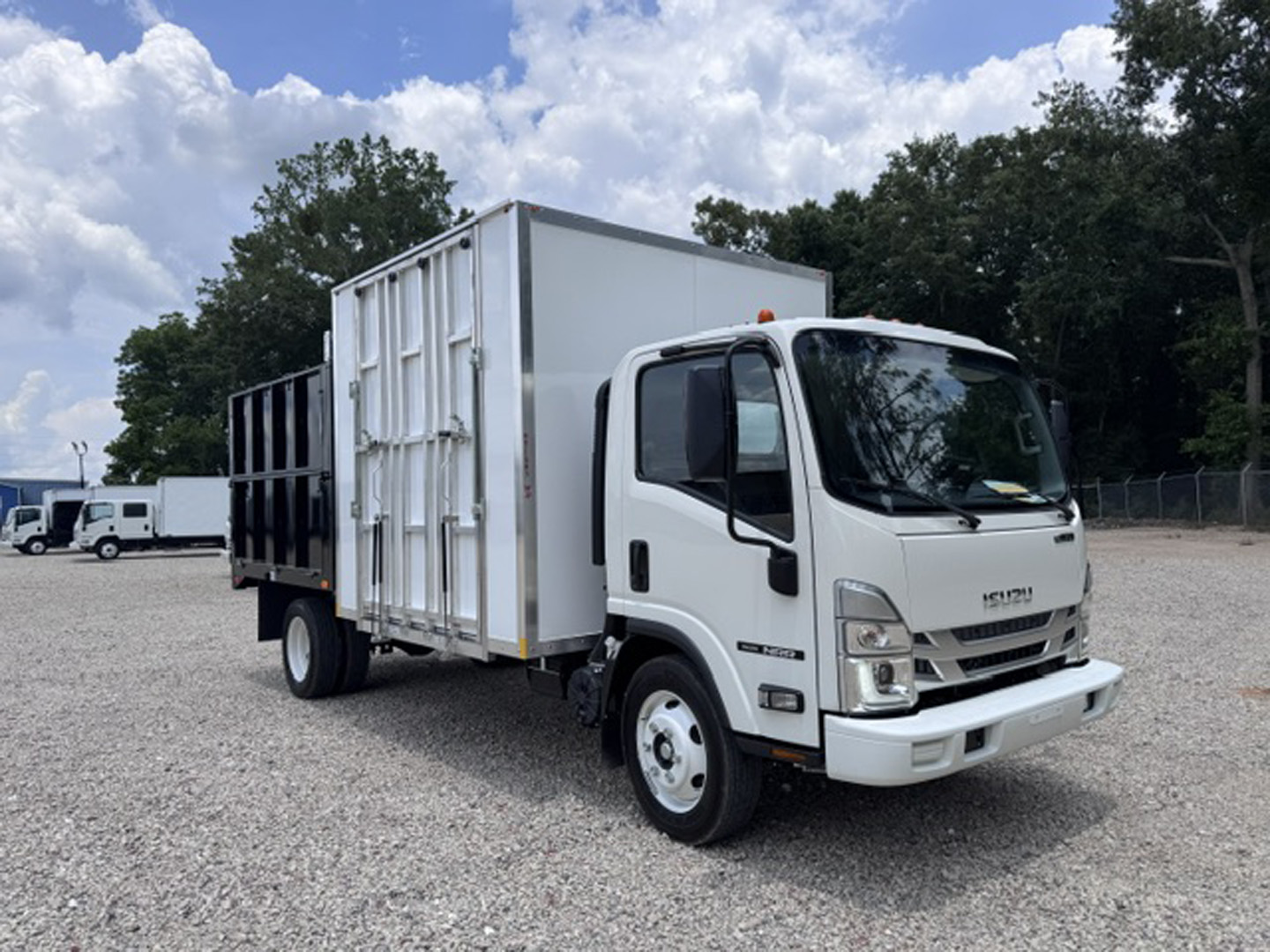 *NEW 2025 Isuzu Gas 1U4, Single Cab, 8′ Super Lite Contractor Truck with 8′ Steel Dump