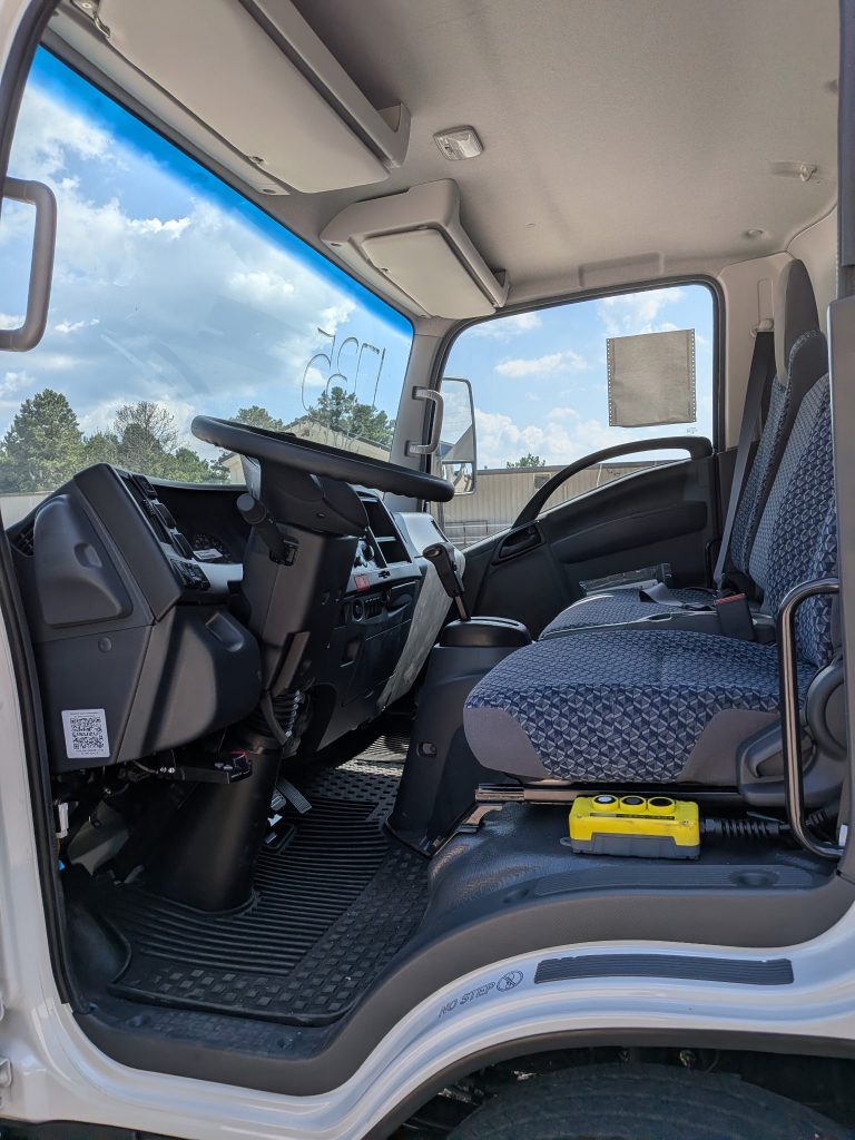 *NEW 2025 Isuzu Gas 1U4, Single Cab, Super Contractor Truck-Solid Aluminum Dump