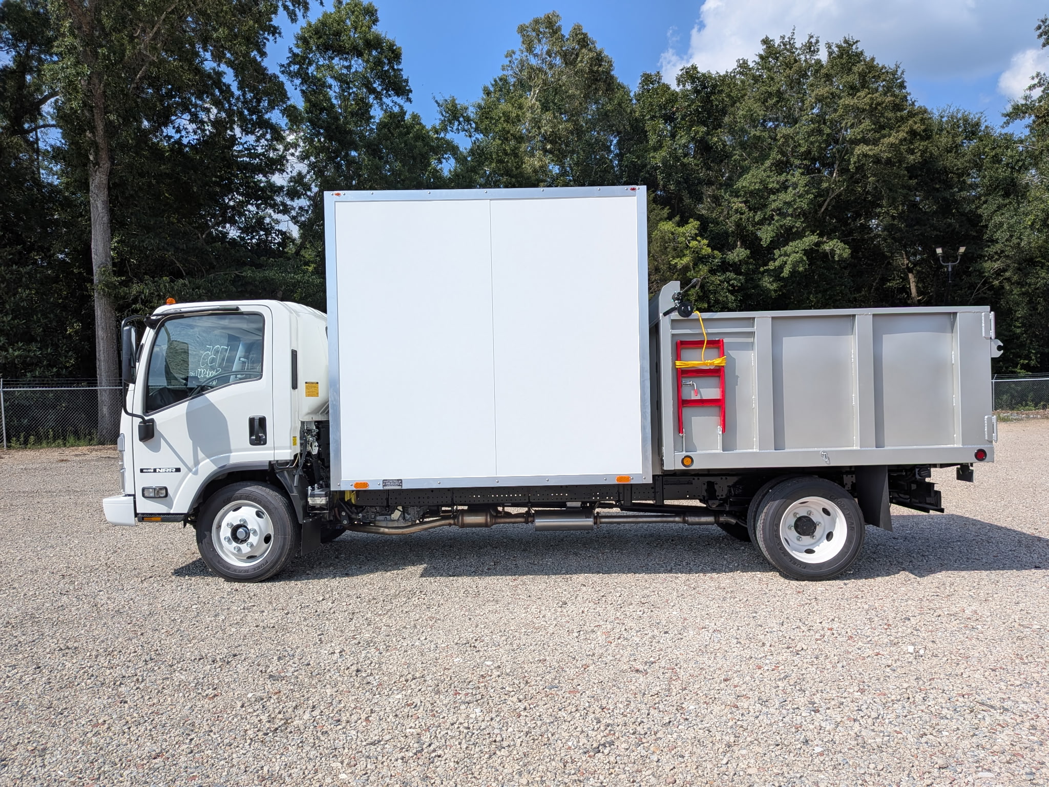 *NEW 2025 Isuzu Gas 1U4, Single Cab, Super Contractor Truck-Solid Aluminum Dump