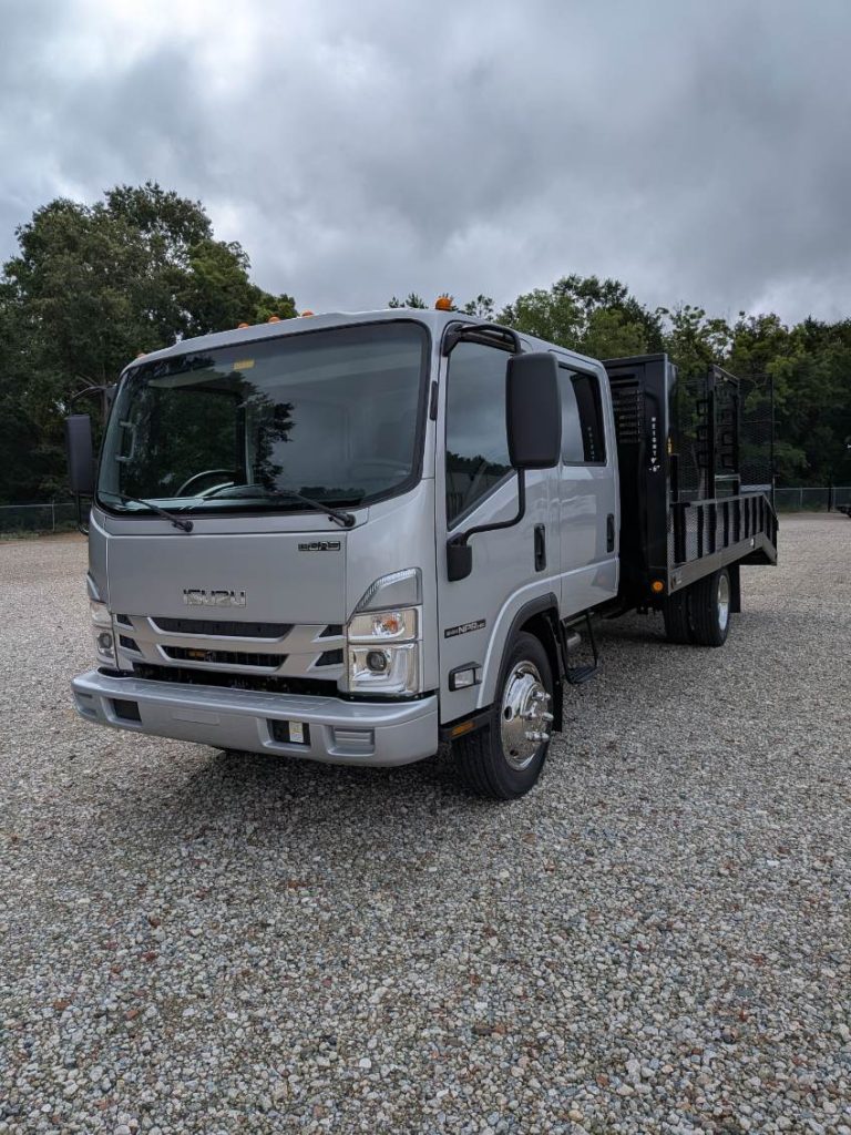*NEW 2027 Isuzu, 1G404 Gas, Crew Cab, 18 Foot Eco Series