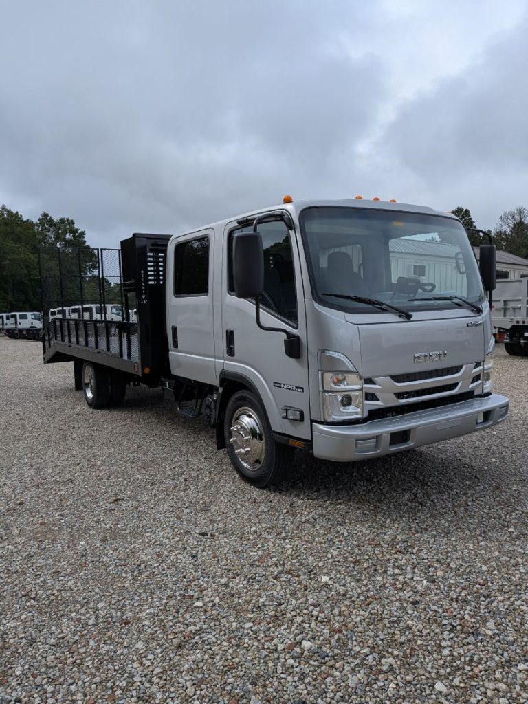*NEW 2027 Isuzu, 1G404 Gas, Crew Cab, 18 Foot Eco Series