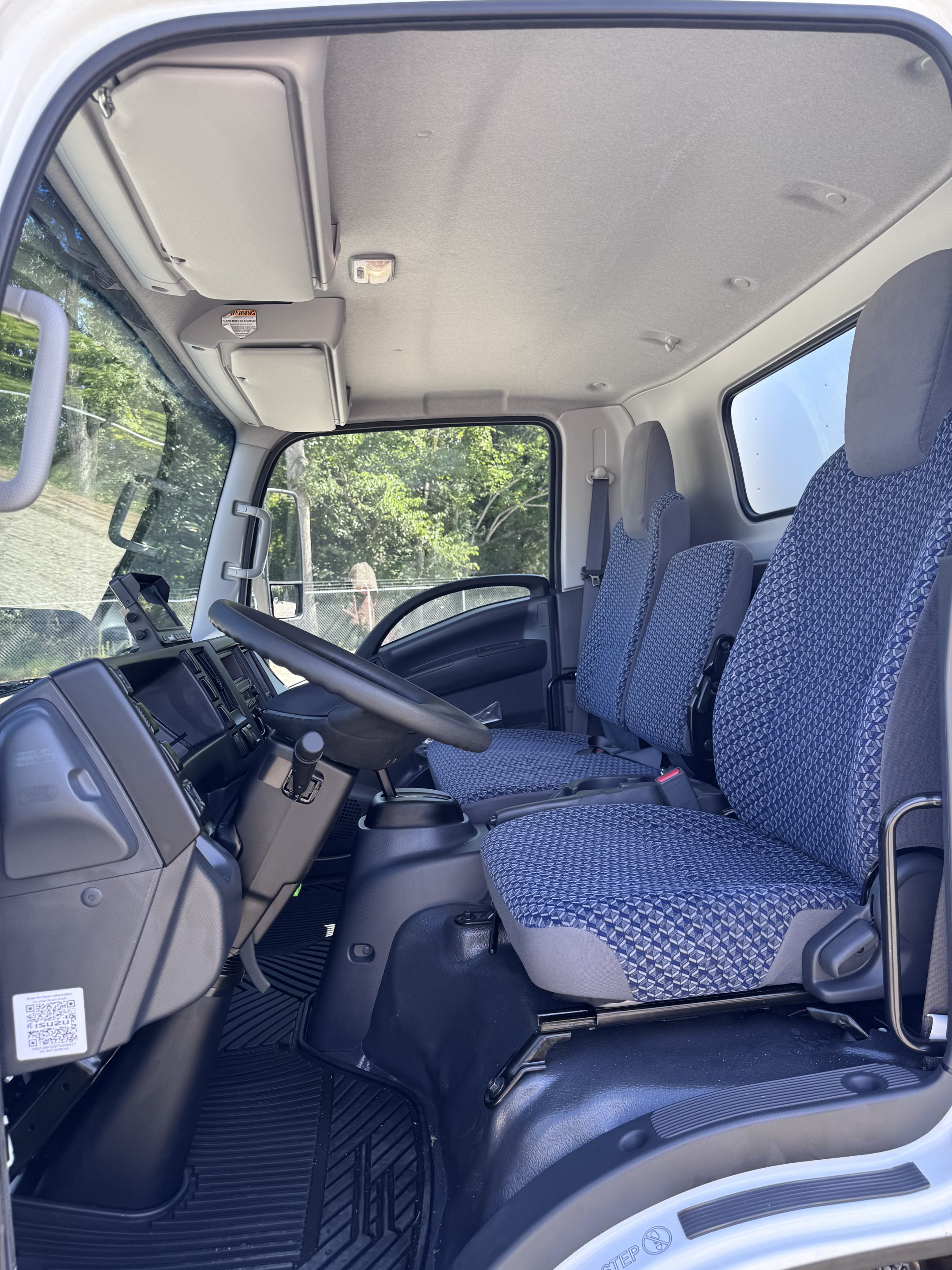 *NEW 2026 Isuzu, 1F404 Gas, Single Cab, 18 Foot Eco Series