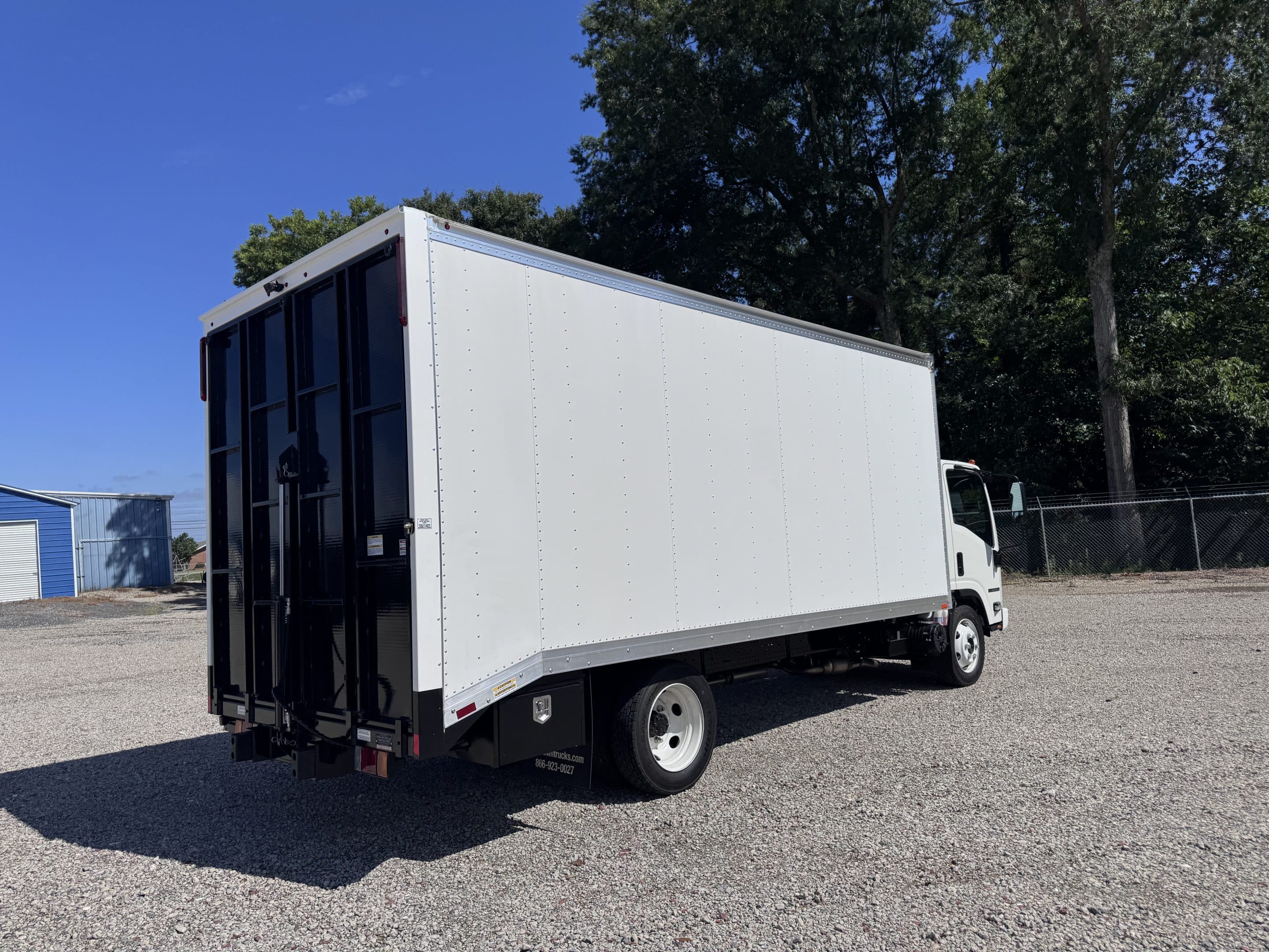 *NEW 2026 Isuzu, 1F404 Gas, Single Cab, 18 Foot Eco Series