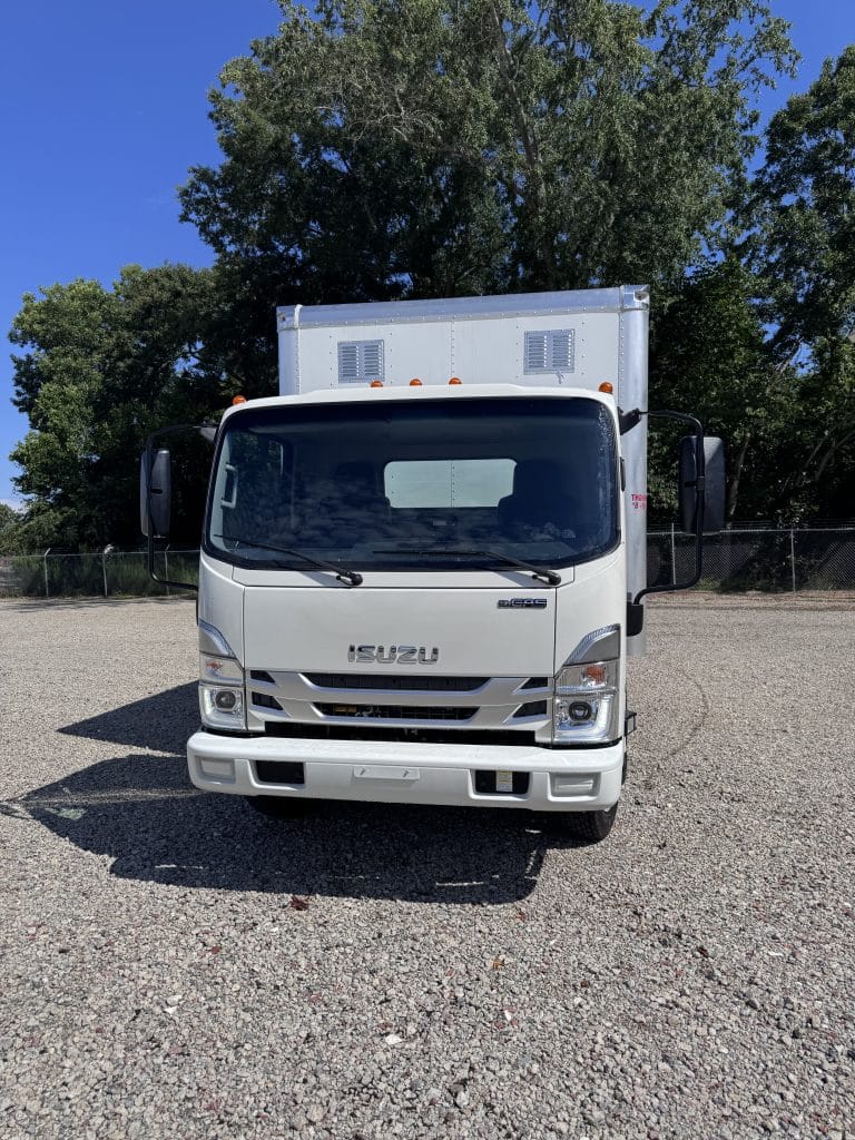 *NEW 2026 Isuzu, 1F404 Gas, Single Cab, 18 Foot Eco Series