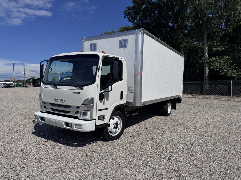 *NEW 2026 Isuzu, 1F404 Gas, Single Cab, 18 Foot Eco Series