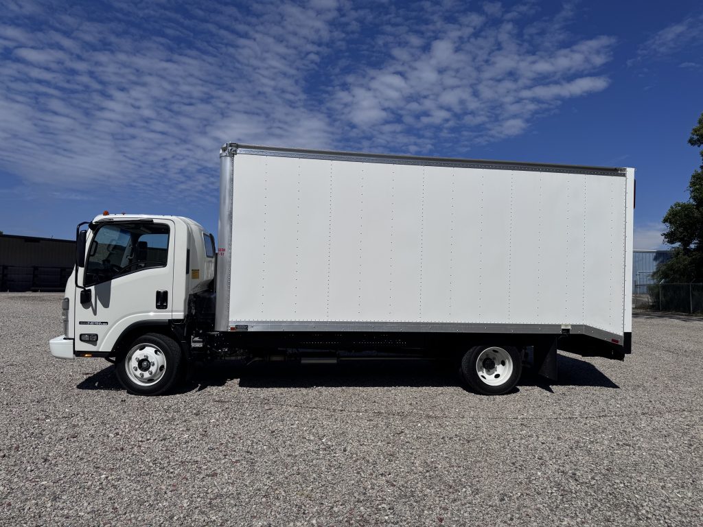 *NEW 2026 Isuzu, 1F404 Gas, Single Cab, 18 Foot Eco Series