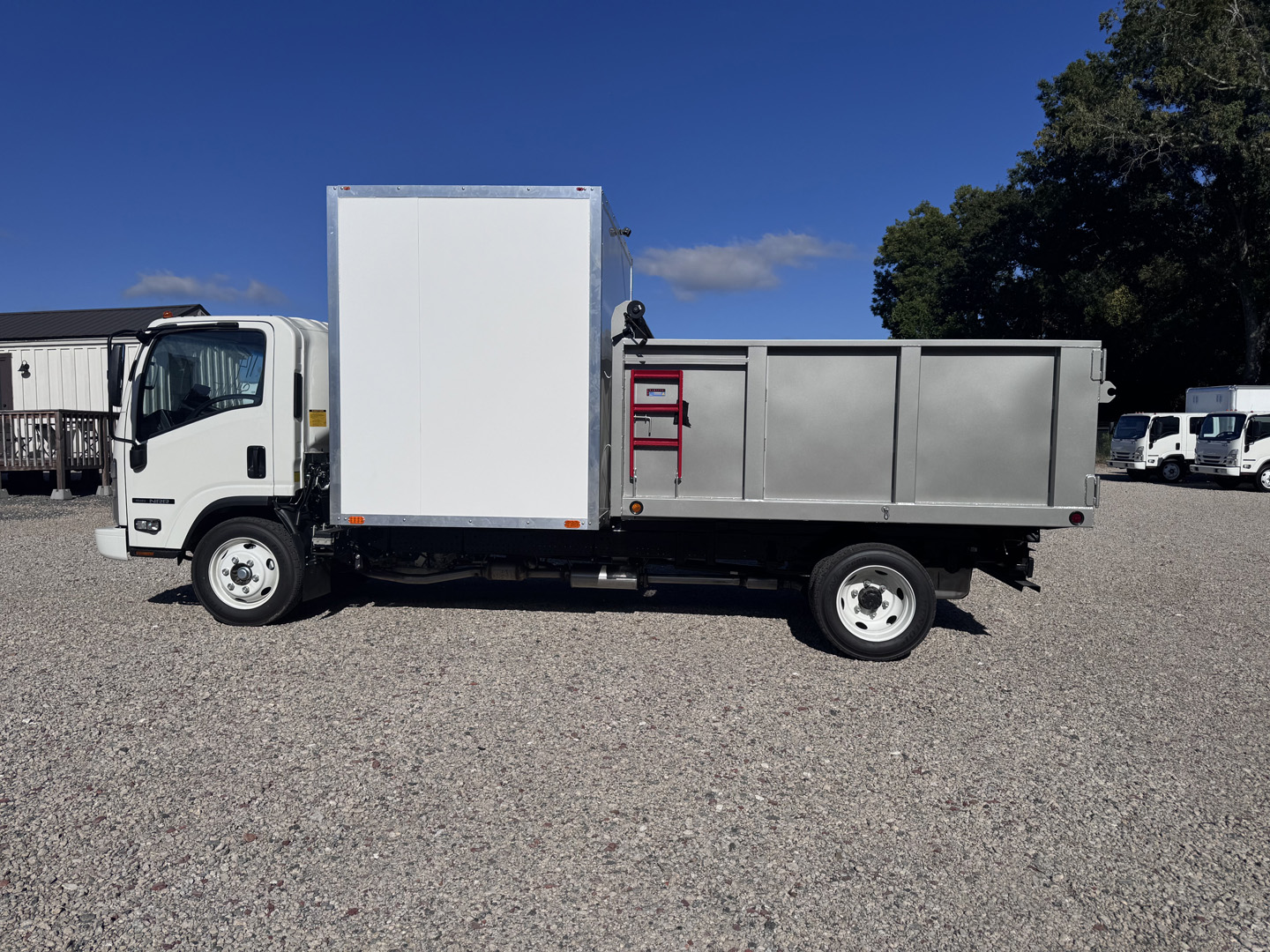 *NEW 2026 Isuzu Gas 1U404, Single Cab, Canyon 10′ Dump and 6′ Tool Shed SCT with 48″ Roll Up Door