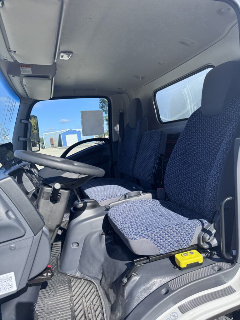 *NEW 2026 Isuzu Gas 1U404, Single Cab, Canyon 10′ Dump and 6′ Tool Shed SCT with 48″ Roll Up Door